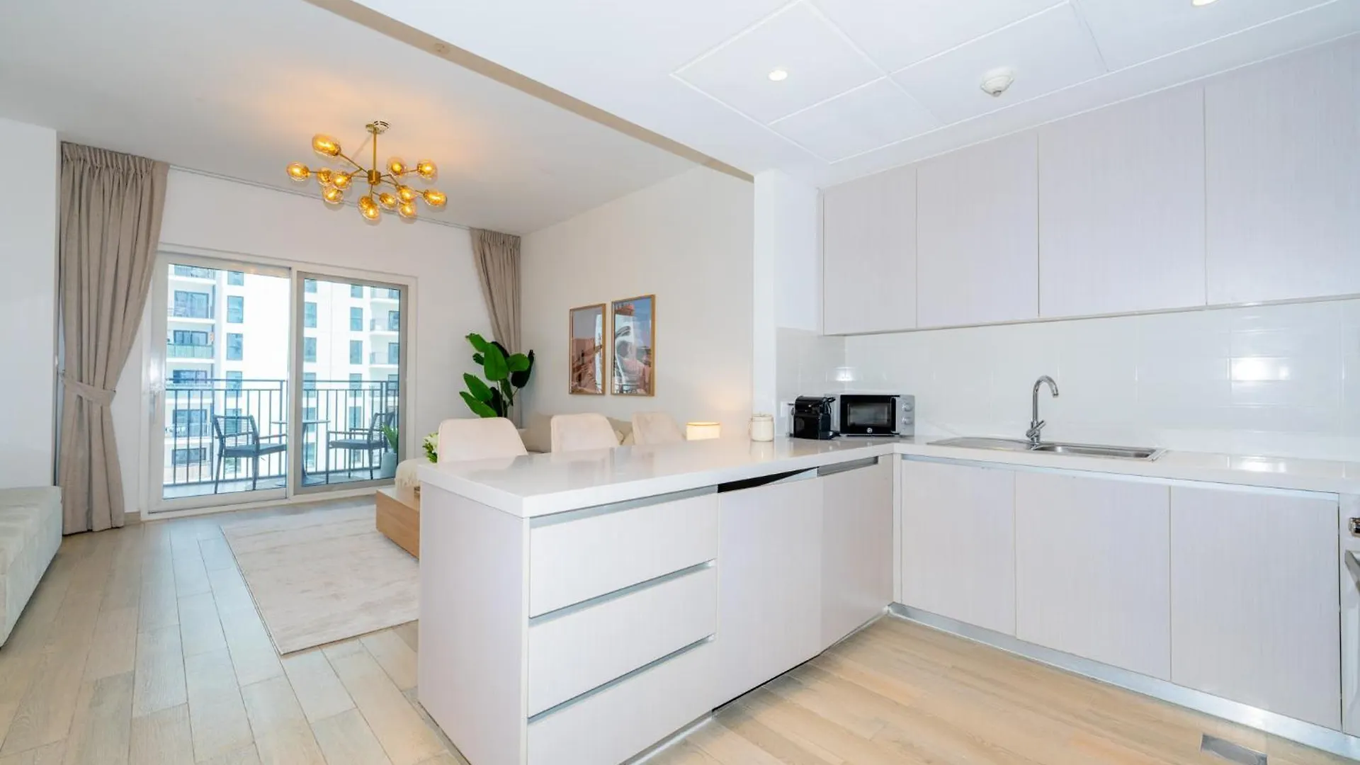 Two Bedroom Apartment By Otolo Homes With Free Yas Theme Park Tickets Abu Dhabi Förenade Arabemiraten