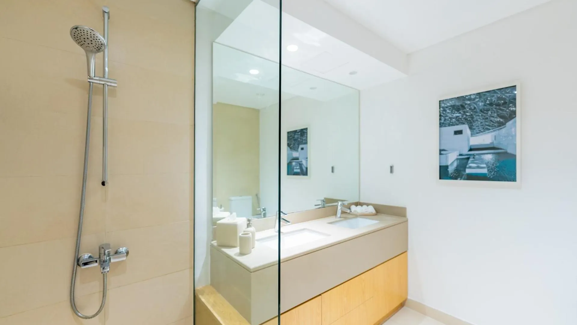 Two Bedroom Apartment By Otolo Homes With Free Yas Theme Park Tickets 아부다비